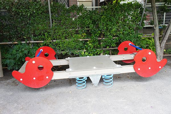葛飾若草幼稚園の園庭の遊具